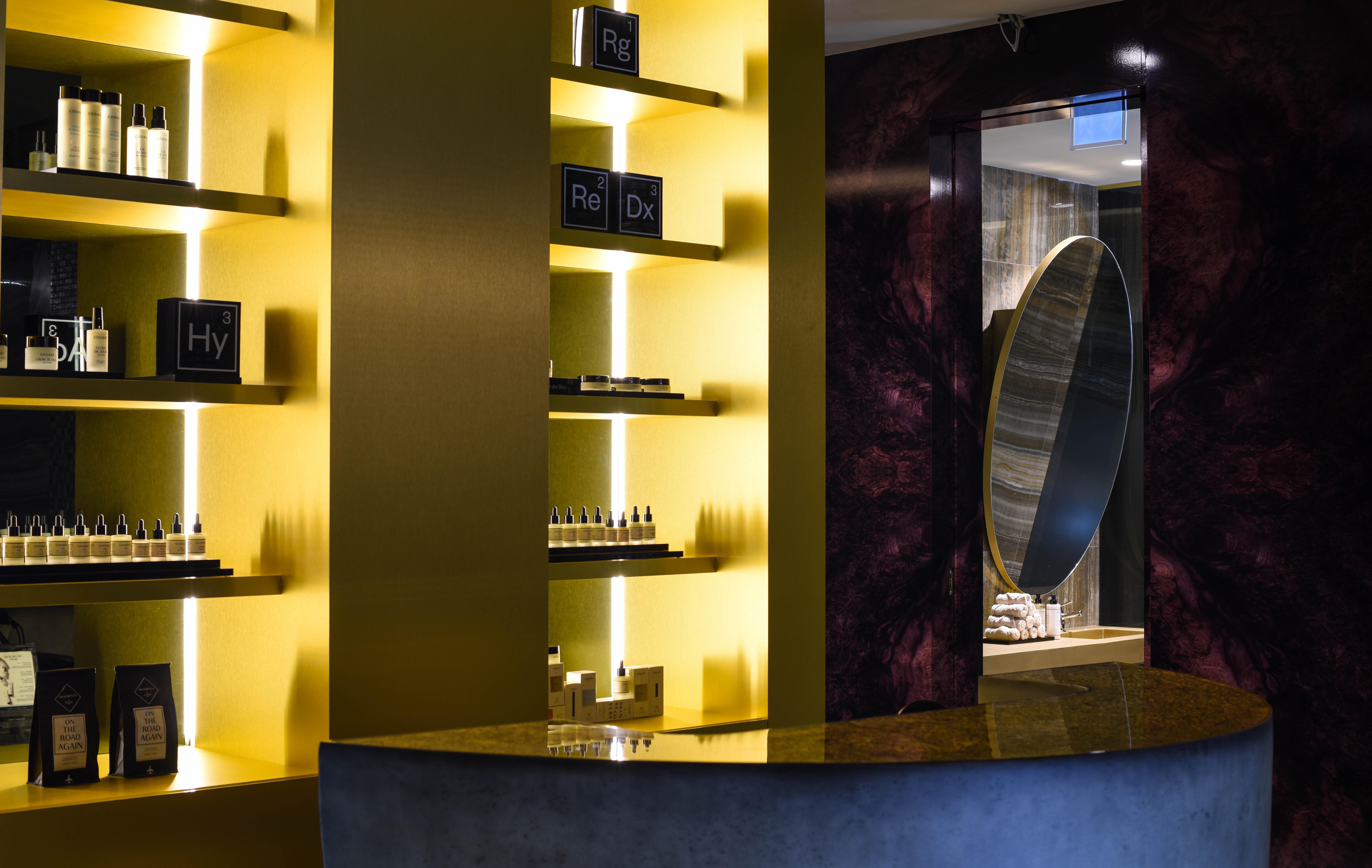 Vila Foz Hotel & Spa - Member Of Design Hotels OOporto Esterno foto The interior of the Tom Ford Beauty store in London